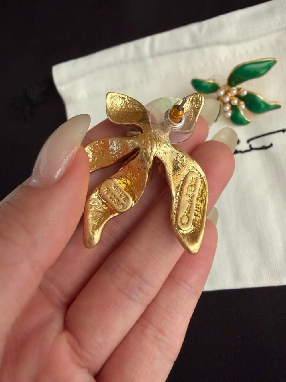 Oscar de la Renta Green Enamel Pearl Floral Statement Earrings - Picture 6 of 6